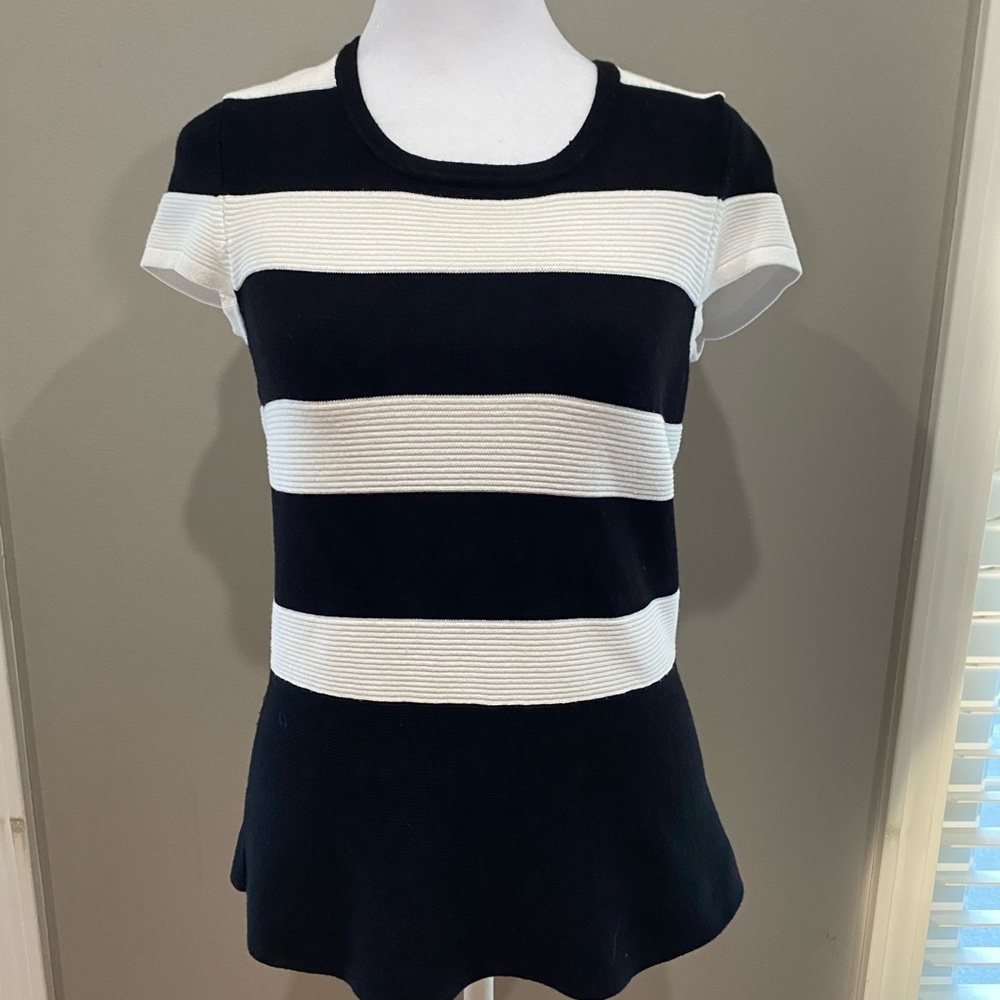 White House Black Market Fitted Black and White Short Sleeve Sweater